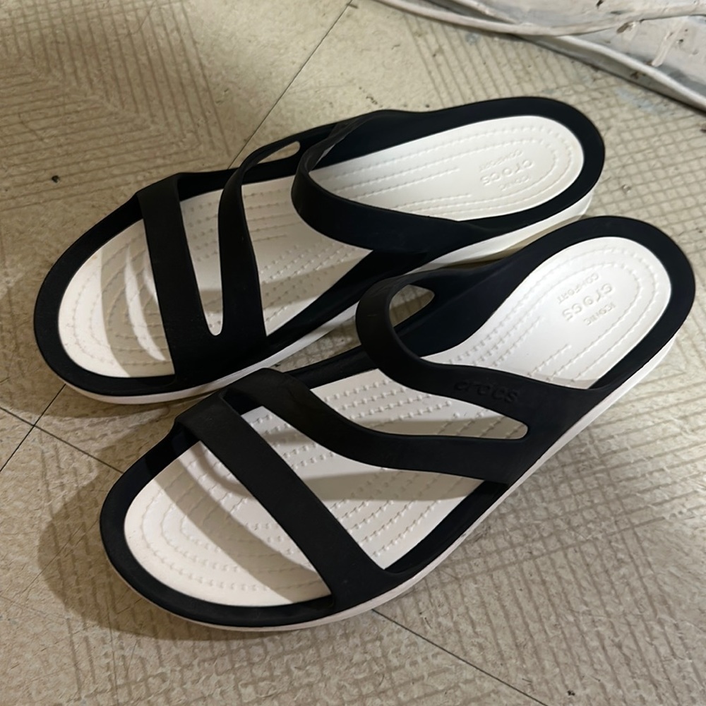 crocs iconic comfort sandals